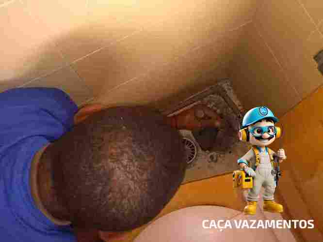 Caça vazamento de água em São Paulo